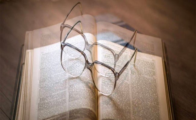 لماذا نصاب بازدواجية الرؤية؟