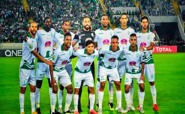 الرجاء يتوج بكأس الكاف