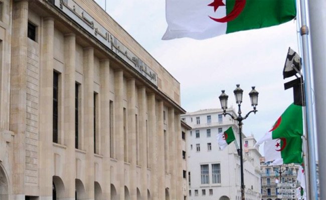 وفد برلماني عن مجلس الأمة يشارك في أشغال جلسة للبرلمان العربي بالقاهرة