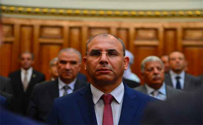 زعلان يؤكد أن صيانة الطرقات والمرافق الملحقة بها حظيت بـ 25 مليار دج في قانون مالية 2019