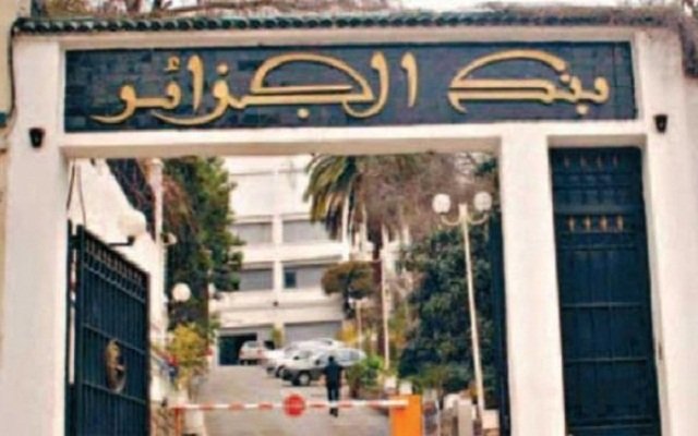 بوتفليقة يوقع على قانون المالية وبنك الجزائر يصدر أوراق نقدية جديد
