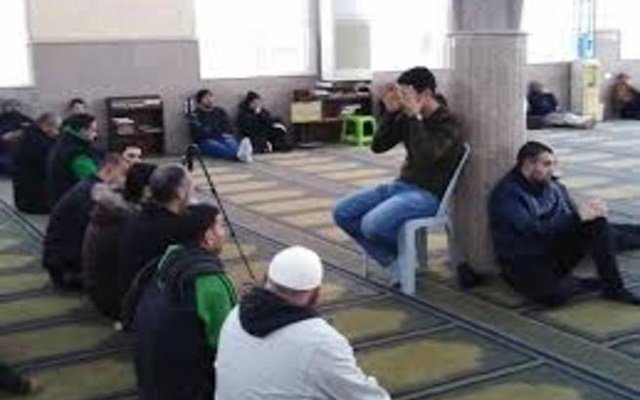 لأول مرة خطبة جمعة بلغة الإشارة خاصة للصم والبكم