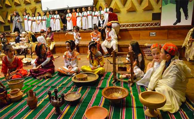 الجالية الجزائرية بفرنسا تحتفل بالسنة الأمازيغية 2069