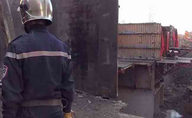 انهيار بناية طور الانجاز يخلف 3 قتلى و جريحين بالدويرة