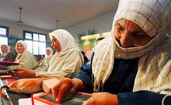 نسبة الأمية بالجزائر تنخفض إلى 44ر9 بالمائة