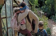 تحدي (معصوب العينين )Bird Box Challenge يجتاح العالم