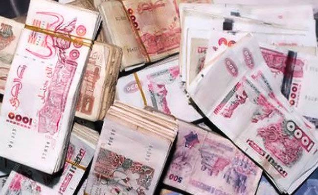 اعتقال موظف و عضو جمعية تورطا في اختلاس منح ضحايا الإرهاب بالبويرة