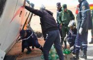 انقلاب حافلة لنقل المسافرين تخلف 15 جريحا بالبيض