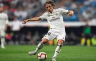 مودريتش يتفوق على ميسي