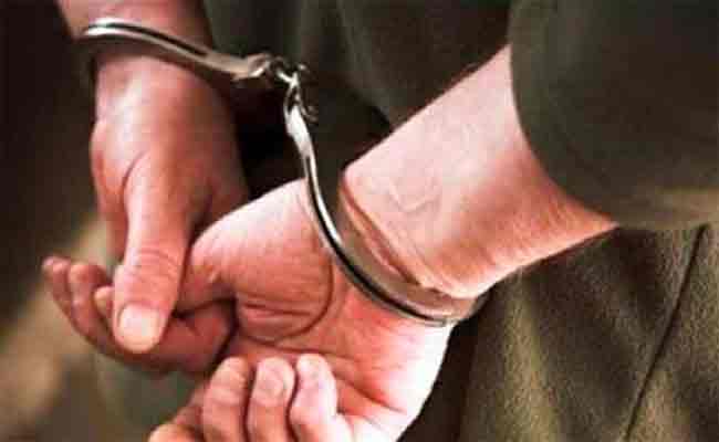 إلقاء القبض على ثلاثيني متورط في جريمة قتل شخص بالشلف