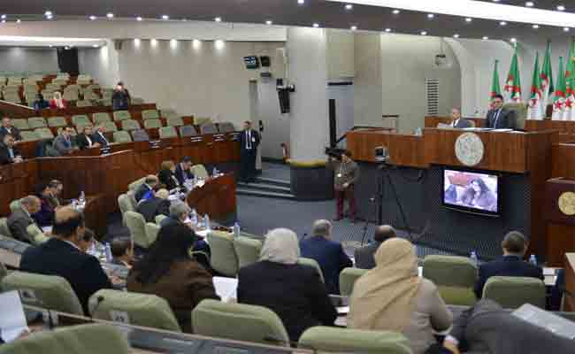 تباين المواقف بين الأغلبية و المعارضة حول بيان السياسة العامة للحكومة