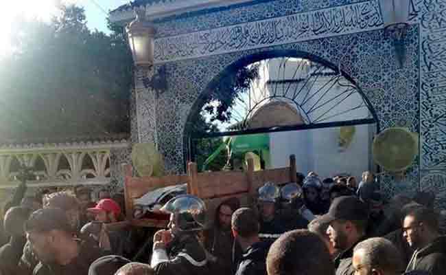 تشييع جثمان الصحفي كريم بن حليمة إلى مثواه الأخير بوهران