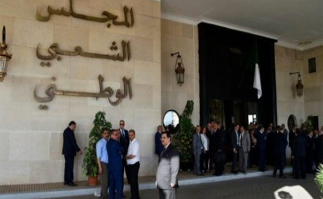 الأحرار و تكتل النواب يدعوان بوشارب بعقد جلسة طارئة لمناقشة الوضع العام
