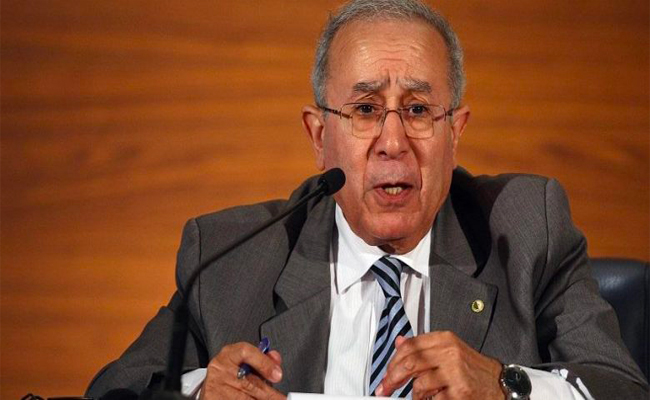 لعمامرة من برلين : الحل للوضع السائد حاليا في الجزائر يكمن في