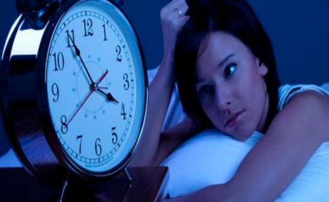 ما هي العوامل التي تسبب الأرق المستمرّ؟