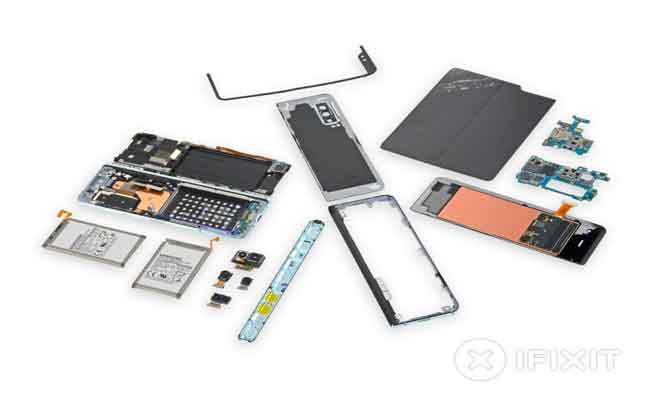موقع iFixit قام بإزالة المقال الخاص بجلاكسي فولد