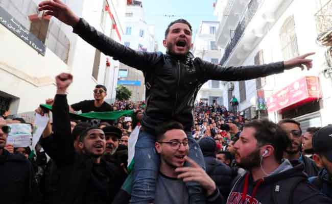 طلبة العاصمة يحتجون من أجل بناء