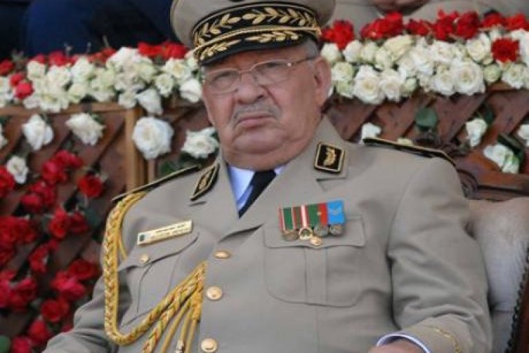 قايد صالح يدعو جهاز العدالة كي يسرع من وتيرة متابعة قضايا الفساد ونهب المال العام