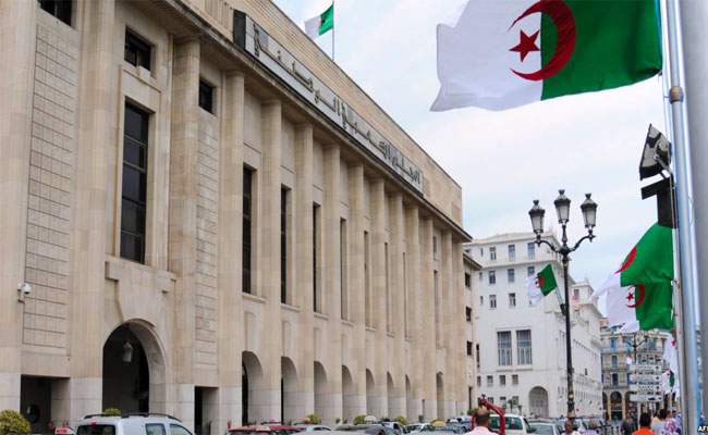 المعارضة تقاطع جلسة البرلمان لإعلان شغور منصب رئيس الجمهورية