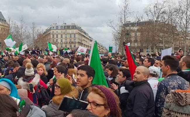 الجالية الجزائرية بفرنسا تنظم مظاهرات تطالب بتغيير جذري للنظام