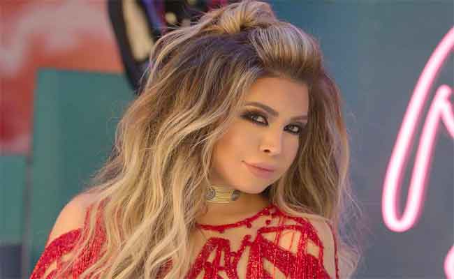 نوال الزغبي تغني لماغي بوغصن وأحمد فهمي في