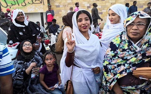 الناس التي تفهم / السودانيين لقد خرجنا من اجل دولة مدنية وليس...