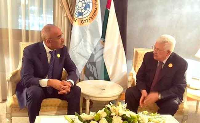 بدوي يجري مباحثات مع محمود عباس