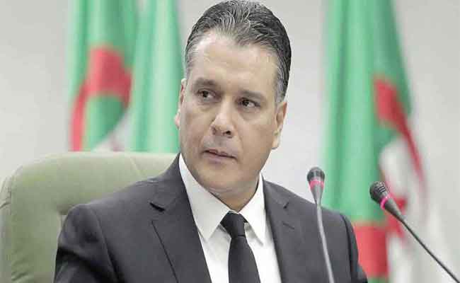 المجموعة البرلمانية للأفلان تطالب بوشارب بالانسحاب