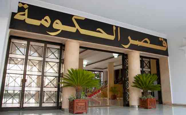 الحكومة تصادق على مشاريع مراسيم تنفيذية و تستمع لعروض قطاعات وزارية