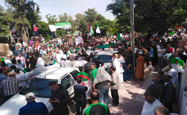 الحراك الشعبي في أسبوعه الـ13 : إصرار على تغيير جذري للنظام