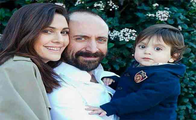 خالد أرغنتش وزوجته بيرجوزار كوريل يطلقان مبادرة انسانية في شهر رمضان