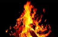 محتج يشعل النار في مكتب رئيس بلدية سيدي عبد الجبار بولاية معسكر