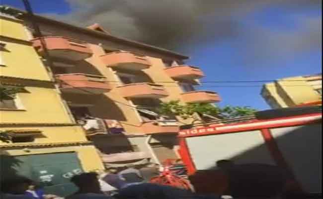 النيران تلتهم ثلاث محلات تجارية في عين النعجة بالعاصمة