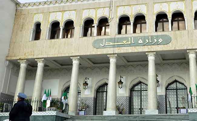 وزارة العدل تأمر مصالحها بفتح تحقيق معمق في ملابسات وفاة كمال الدين فخار