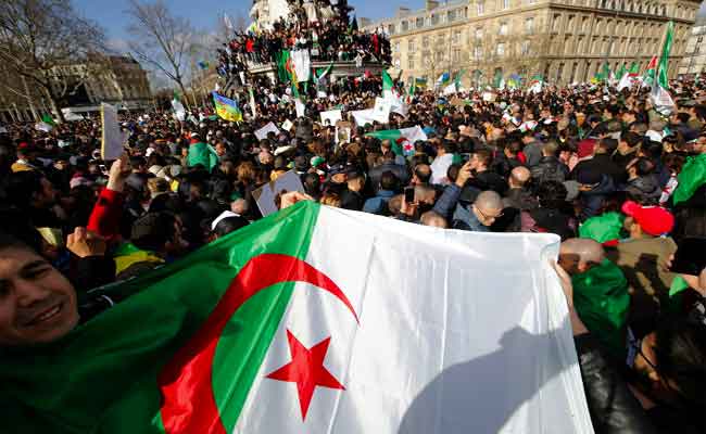 الجالية الجزائرية بباريس متشبتة بتغيير