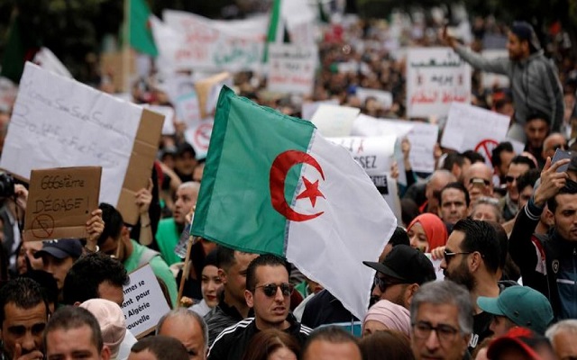 الجمعة 14 تحرير ثروات البلاد وفتح ملف الفتنة
