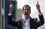 زعيم المعارضة يطلب الجيش الأمريكي بالتدخل لحل الأزمة في فنزويلا