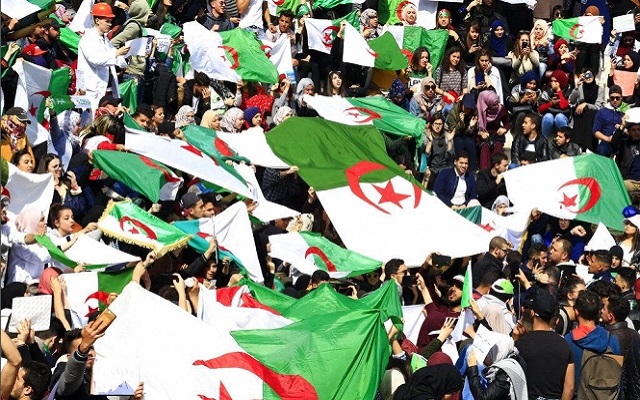 الشعب الجزائري بعد الاعتقالات سلمونا السلطة لنختار الحكومة