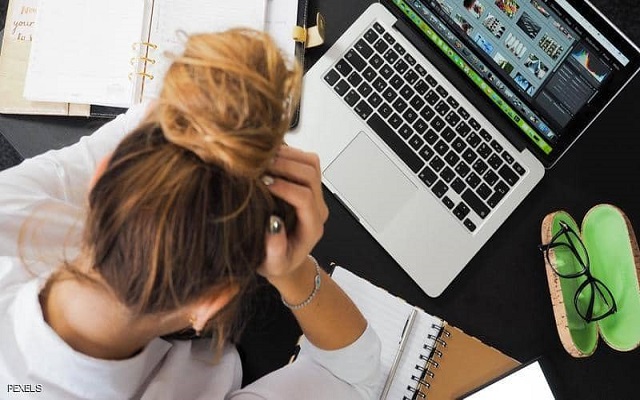 العمل لساعات طويلة على الحاسوب قد يؤدي إلى الإصابة بسكتة دماغية...