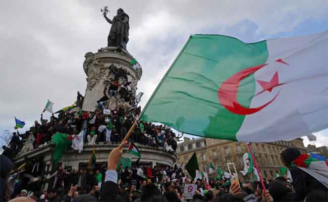 الحراك الشعبي : المتظاهرون بباريس يرفضون اقتراحات بن صالح