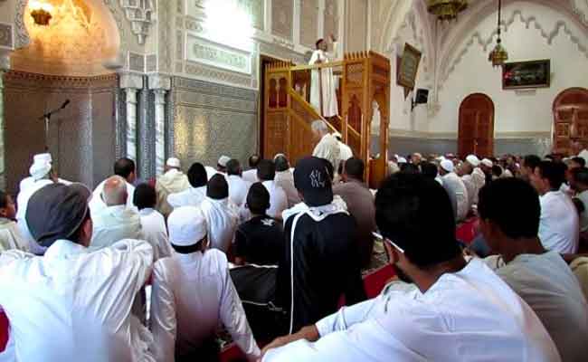 الأئمة يحتجون من أجل حمايتهم من الاعتداءات