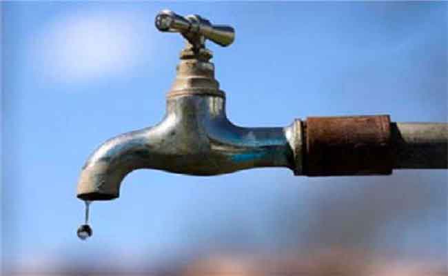 العشرات من المواطنين بالجلفة يحتجون للمطالبة بالماء