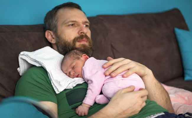 كيف يمكن ان تتغيّر نفسية الرجل بعد أن يصبح أباً...