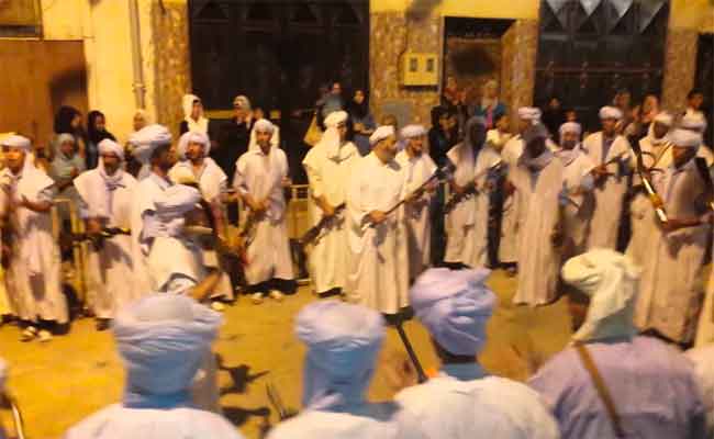زاوية مولاي الطيب تستضيف مهرجانا فلكلوريا الى غاية السبت المقبل...