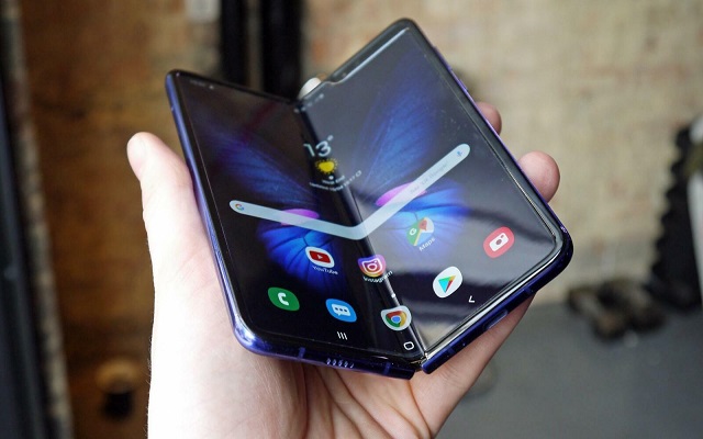 “Samsung”  تعترف بفشلها لإطلاق هاتف القابل لطي...