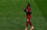 قاهر الكبار يمدد عقده مع ليفربول...