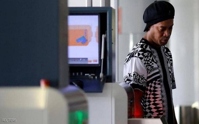 السلطات تسحب جواز سفر رونالدينيو بسبب تراكم الديون...