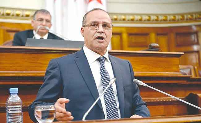 ملفات فساد : وضع وزير الفلاحة السابق بوعزقي في إفراج
