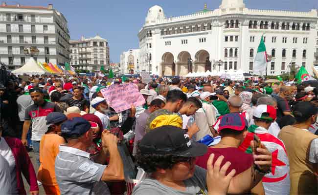 الحراك الشعبي في جمعته الـ25 : تشبت بالتغيير و رحيل رموز النظام