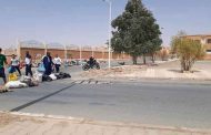 احتجاج ساكنة بشار على مشكل رفع القمامة بقطع الطريق بالقمامة